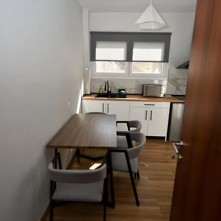 Black And White 2 * سالونيك