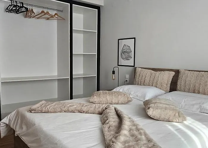 דירה Black And White 2 *